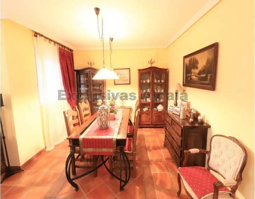 Comedor de Casa o chalet en venta en Villalbilla con Aire acondicionado, Calefacción y Jardín privado