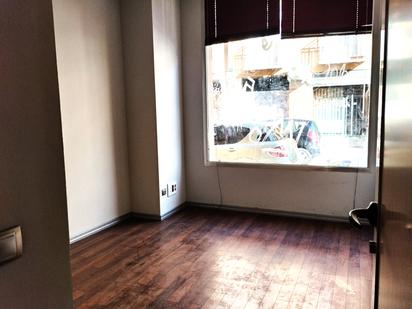Local de lloguer a Calle Aves, 4, Centro
