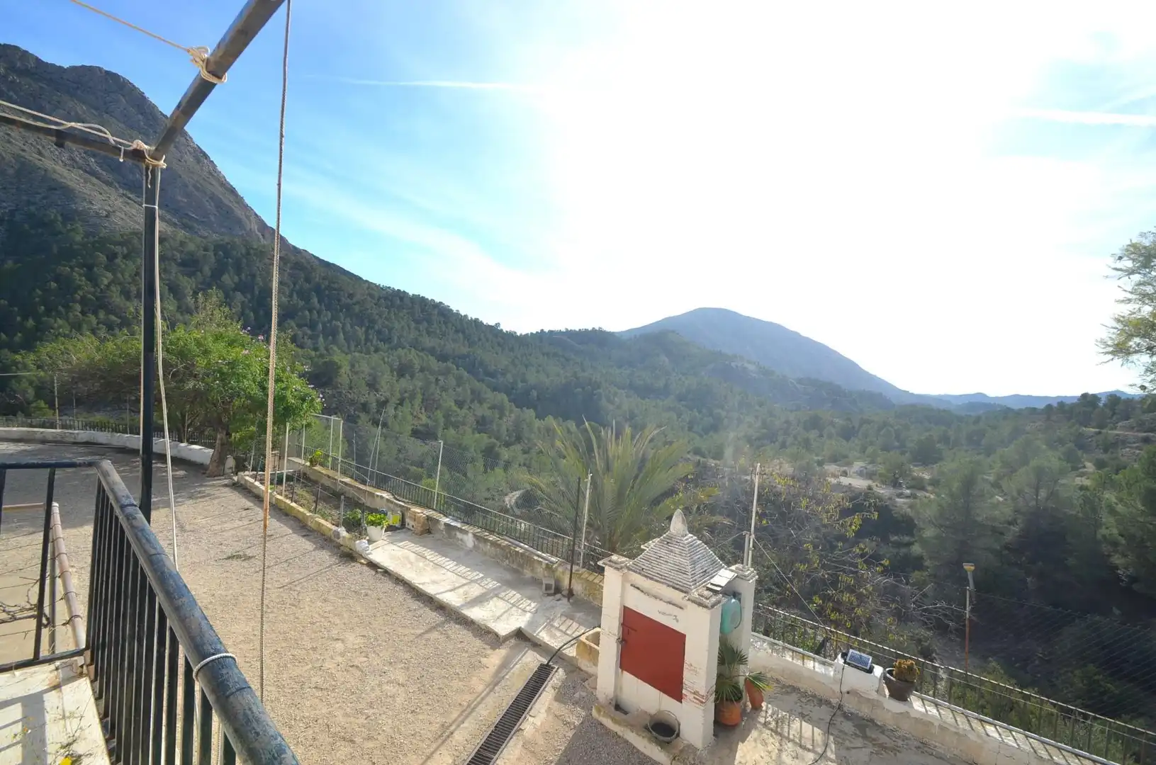 Vista exterior de Casa o xalet en venda en Orxeta amb Terrassa, Traster i Moblat