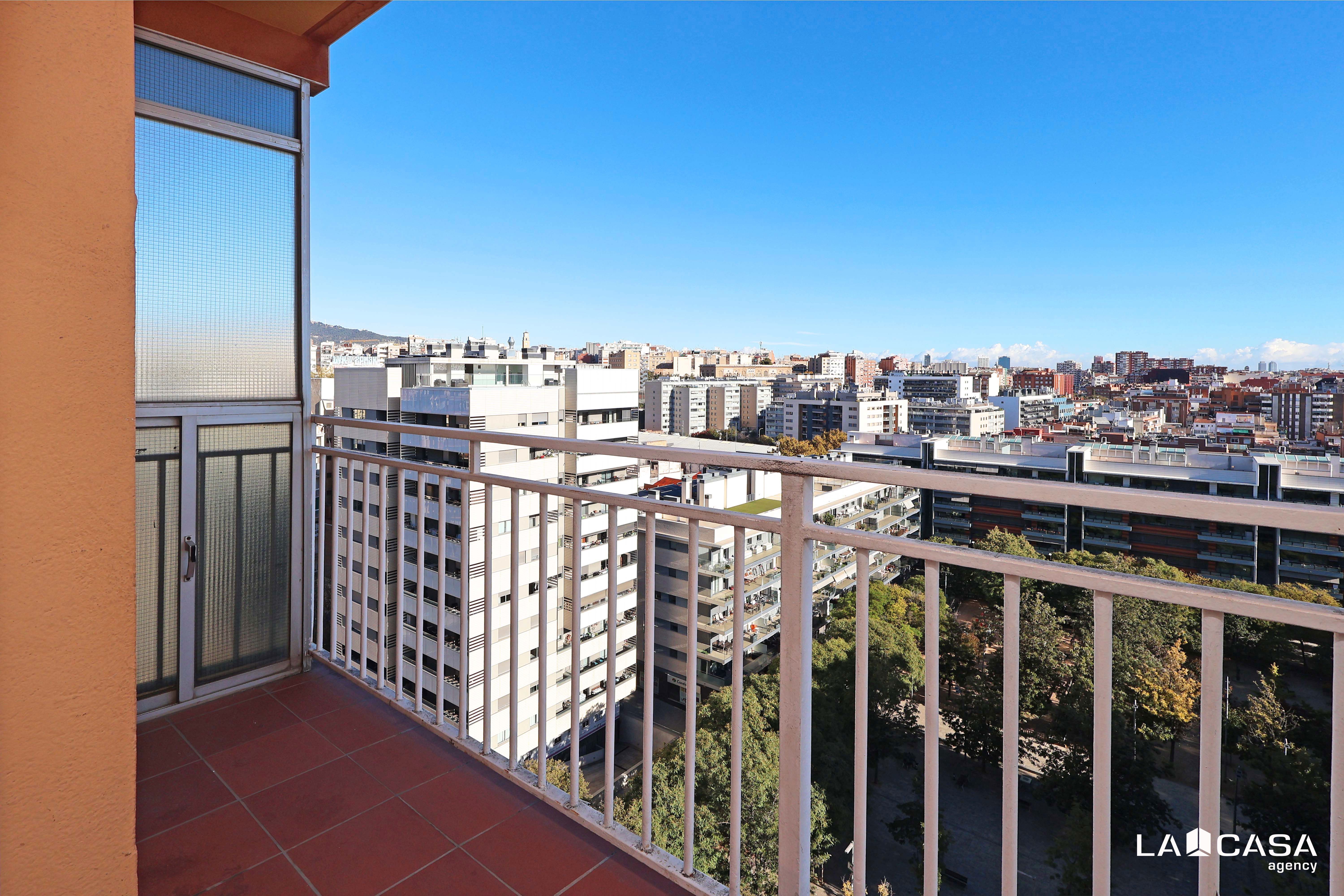 Balcony of Flat for sale in L'Hospitalet de Llobregat  with Balcony
