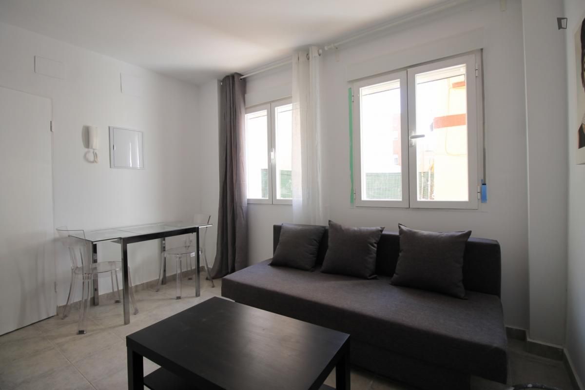 Study to rent in Berruguete