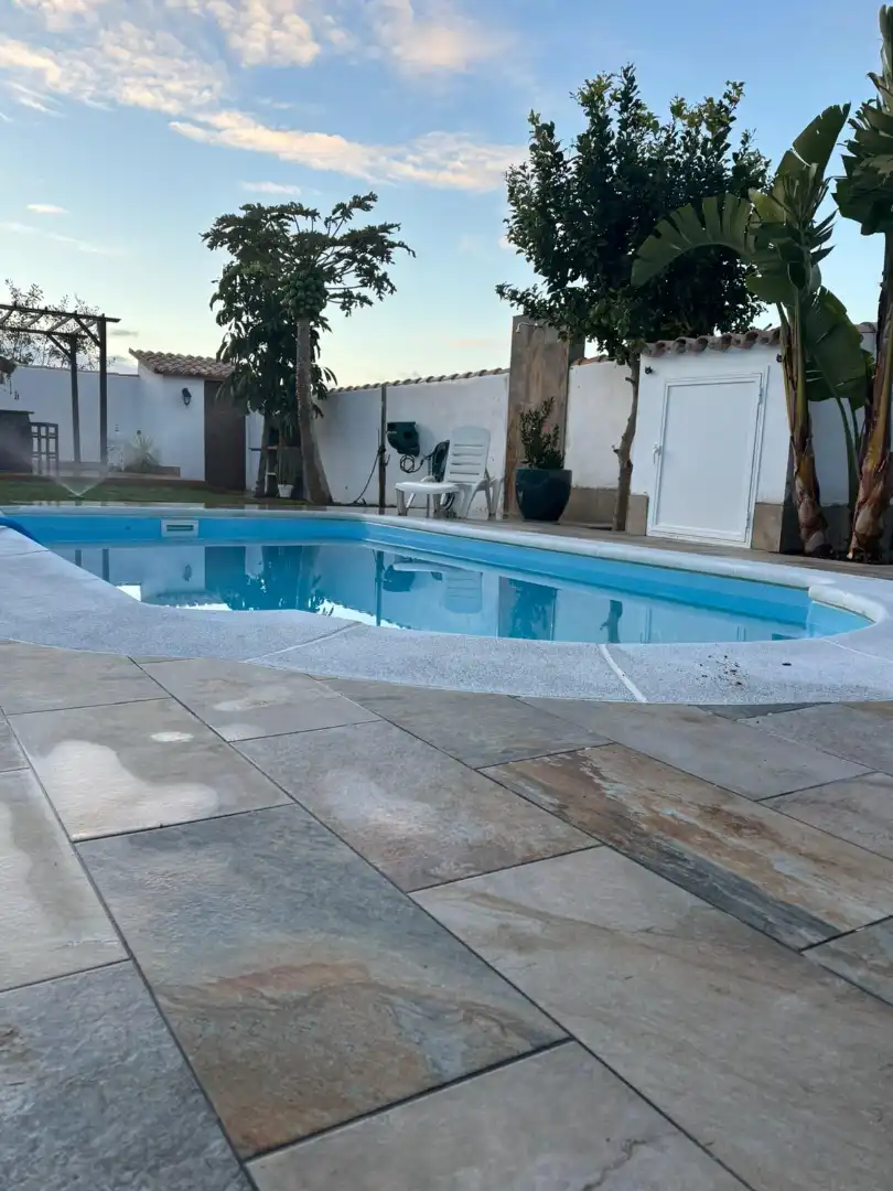 Piscina de Casa o xalet de lloguer en Chiclana de la Frontera amb Aire condicionat, Jardí privat i Terrassa