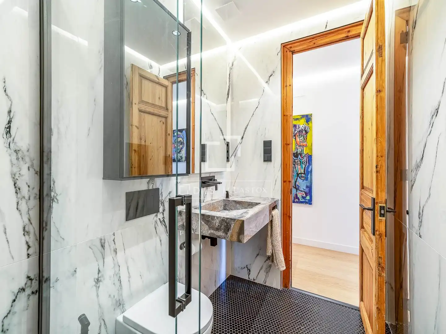 Badezimmer von Wohnung zum Verkauf in Barcelona mit Klimaanlage, Terrasse und Balkon