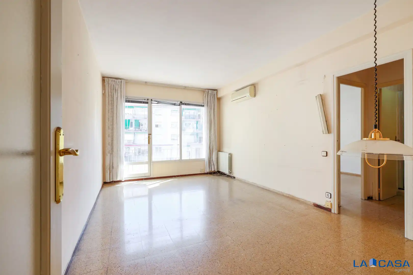 Wohnzimmer von Wohnung zum Verkauf in Barcelona mit Balkon