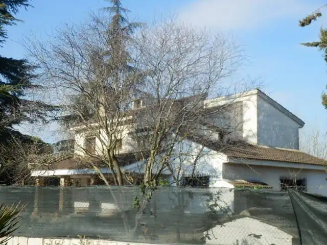 Detached house with terrace for sale in Urbanizacion Gran Chaparral 1 76