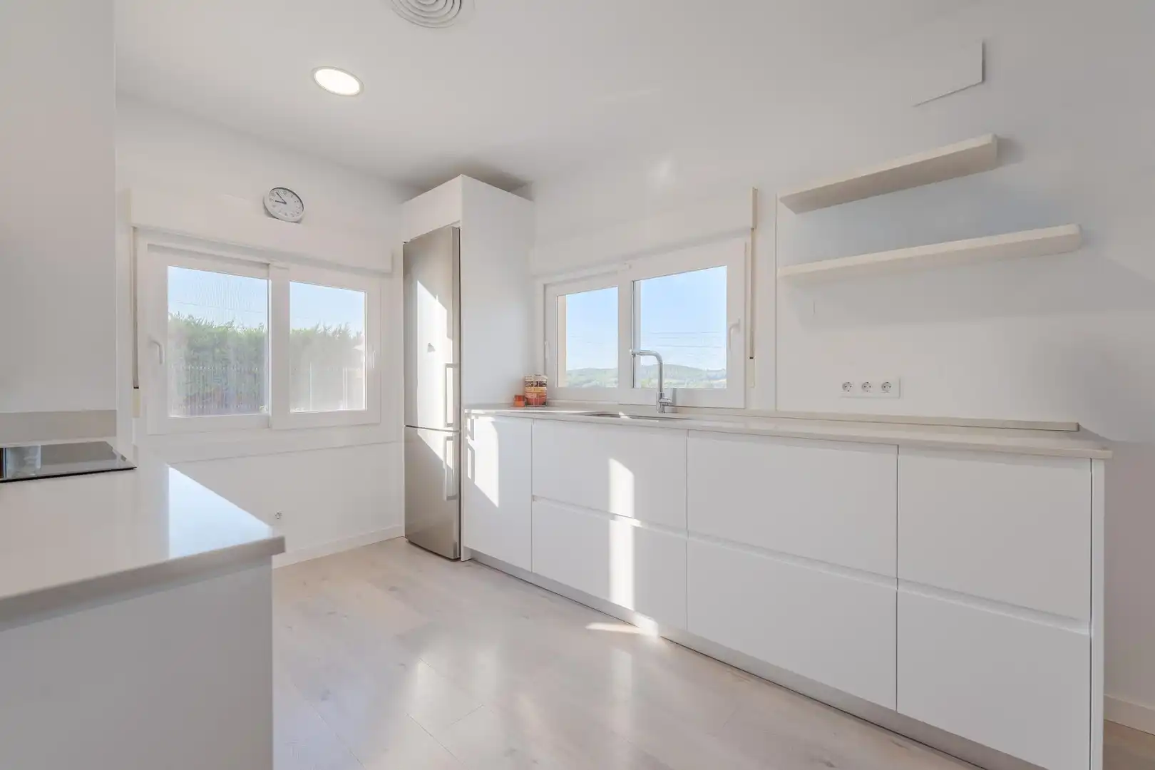 Cocina de Casa o chalet en venta en Bàscara con Aire acondicionado, Jardín privado y Parquet