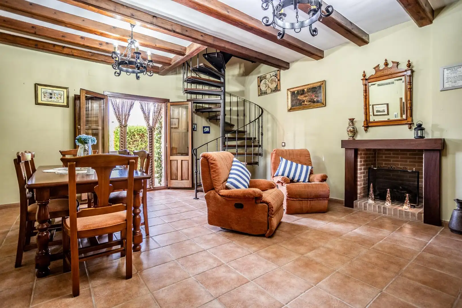 Sala d'estar de Casa o xalet en venda en Pedralba amb Aire condicionat, Calefacció i Jardí privat