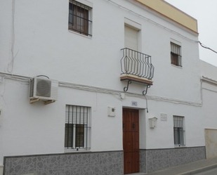 Vista exterior de Pis en venda en La Lantejuela 