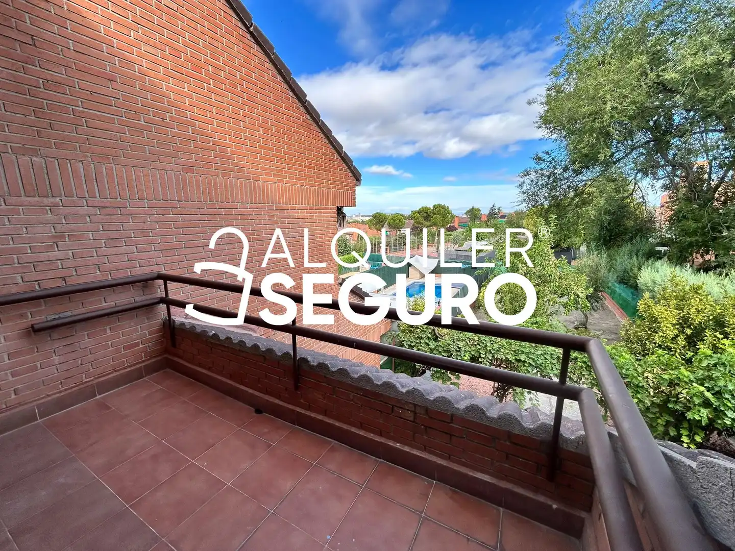 Vista exterior de Casa o chalet de alquiler en Rivas-Vaciamadrid con Calefacción y Terraza
