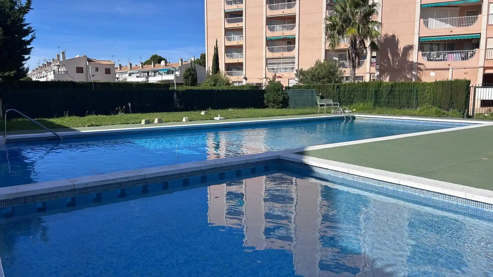 Schwimmbecken von Wohnung zur Miete in Orihuela mit Klimaanlage, Heizung und Privatgarten