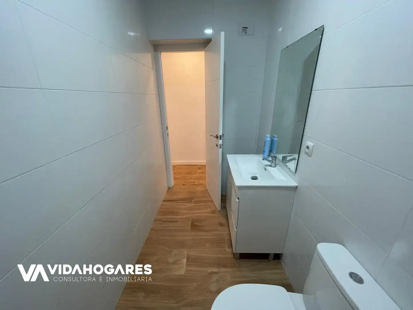 Bathroom of Flat for sale in Rota