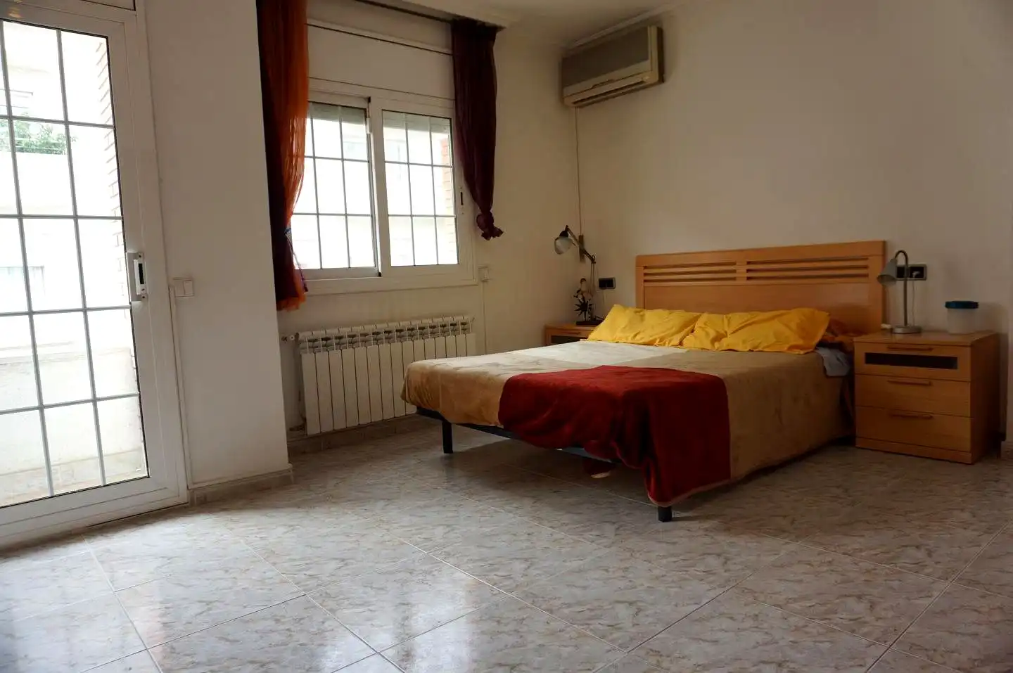 Habitación de Casa adosada en venta en Tordera con Aire acondicionado, Calefacción y Jardín privado