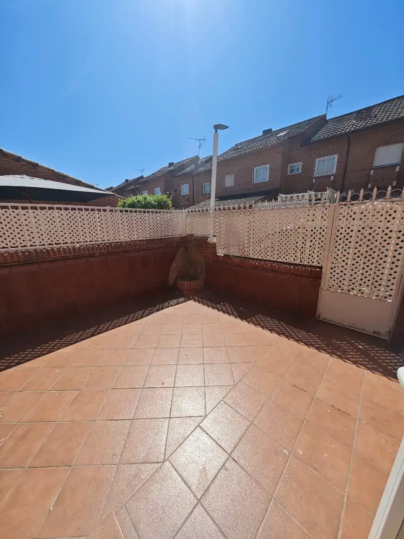 Terraza de Casa adosada en venta en Toledo con Aire acondicionado, Calefacción y Horno