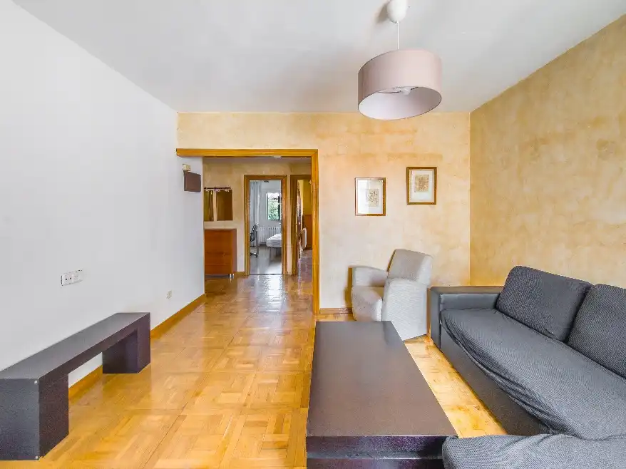 Wohnung zur Miete in Calle de Mateo García, Ventas