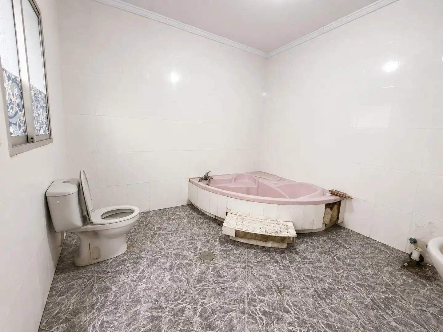 Badezimmer von Einfamilien-Reihenhaus zum Verkauf in Vélez-Málaga mit Terrasse