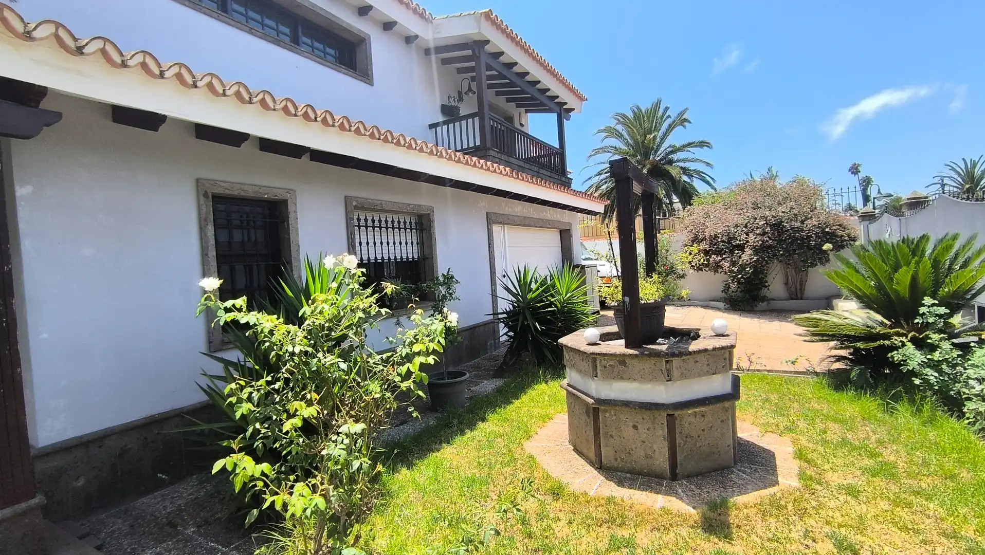 Vista exterior de Casa o xalet en venda en San Cristóbal de la Laguna amb Jardí privat, Terrassa i Traster