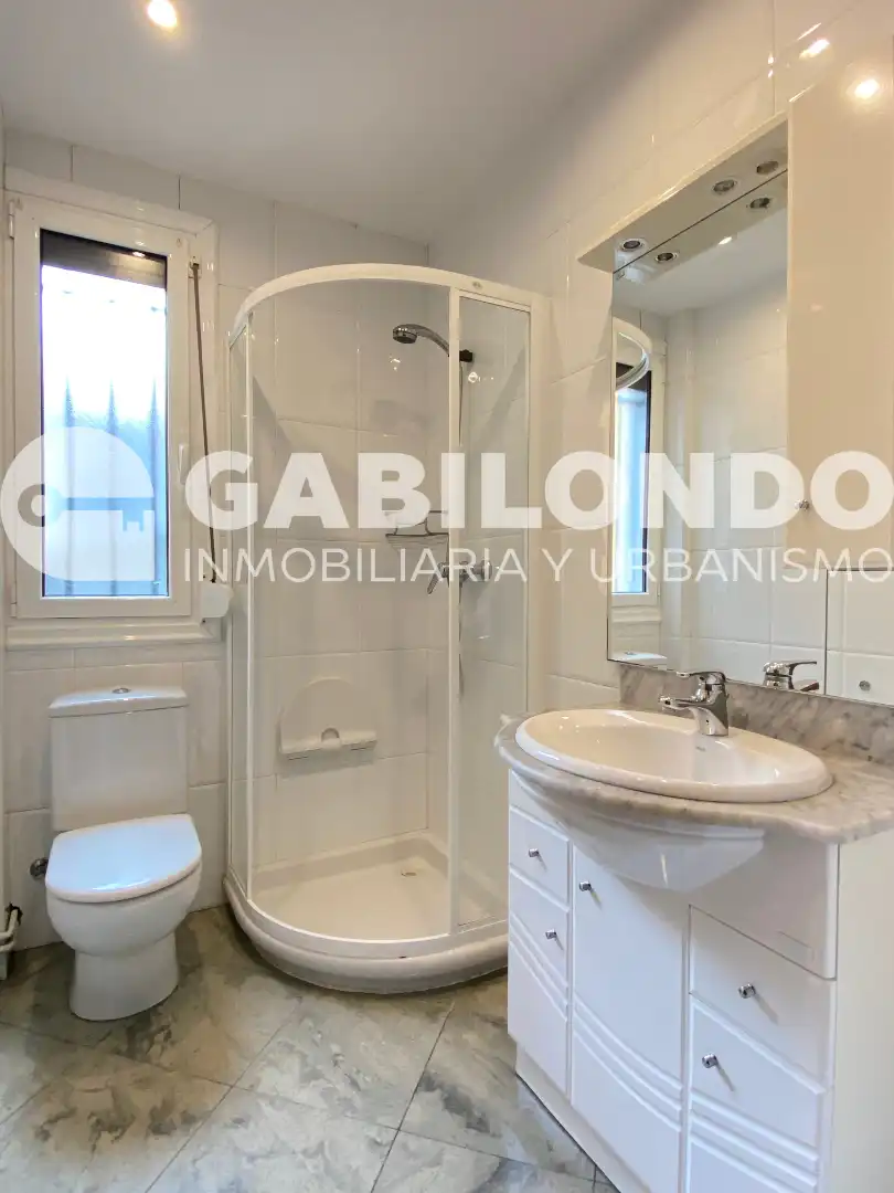 Baño de Piso en venta en Elgoibar con Calefacción, Parquet y Trastero