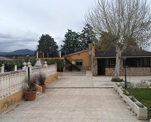 Jardí de Casa o xalet en venda en Escalona amb Aire condicionat, Terrassa i Piscina