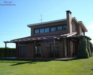 Außenansicht von Country house zum verkauf in Villamediana de Iregua mit Terrasse