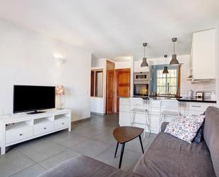 Sala d'estar de Apartament en venda en Adeje amb Aire condicionat, Terrassa i Piscina