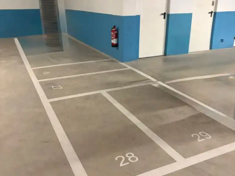 Motorradstellplatz zur Miete in Carretera de l'Hospitalet 230, imagen 2