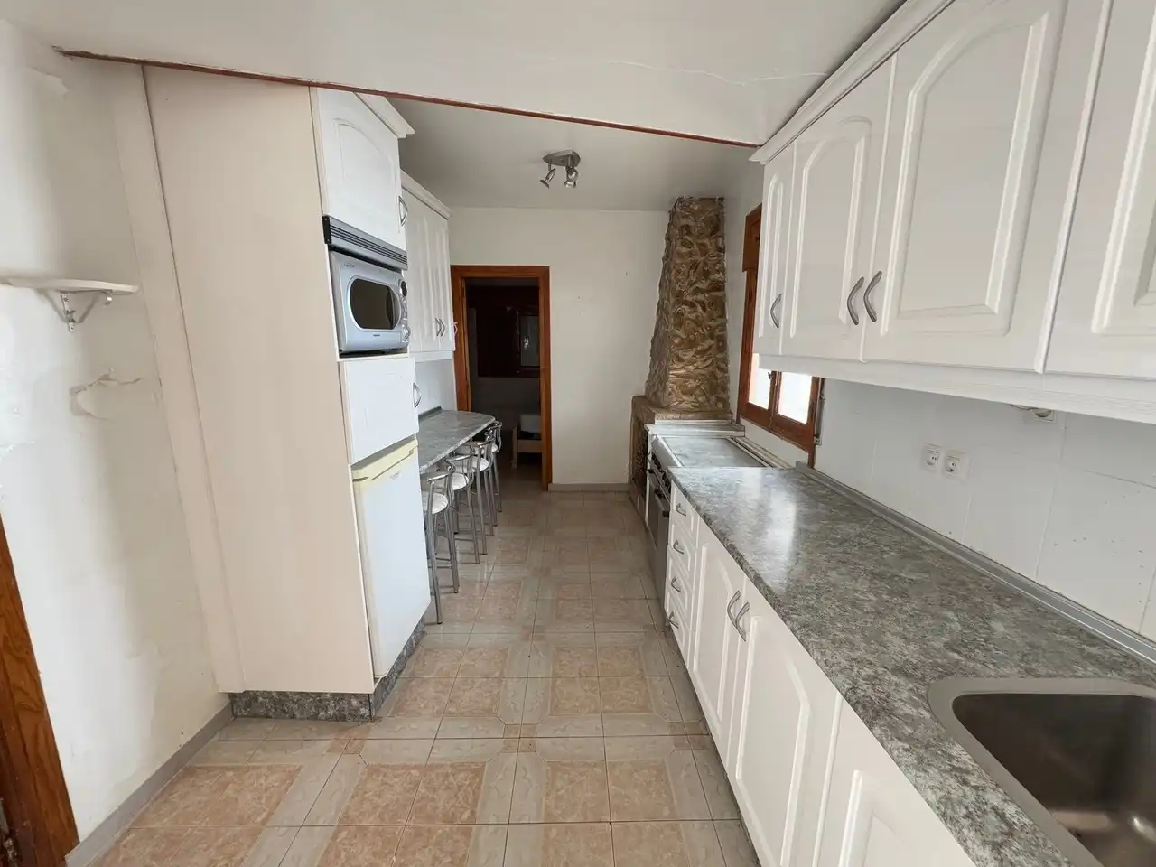 Country homes for sale in Serón