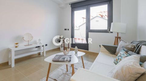Presentamos este magnífico áticodúplex con terraza solarium.Este inmueble se compone de 57m construidos, además de disponer del us, imatge 2