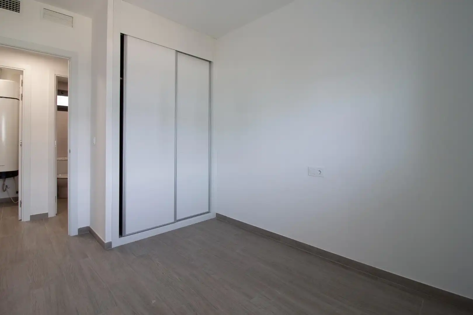 Habitación de Piso de alquiler en La Rinconada con Aire acondicionado, Jardín privado y Terraza