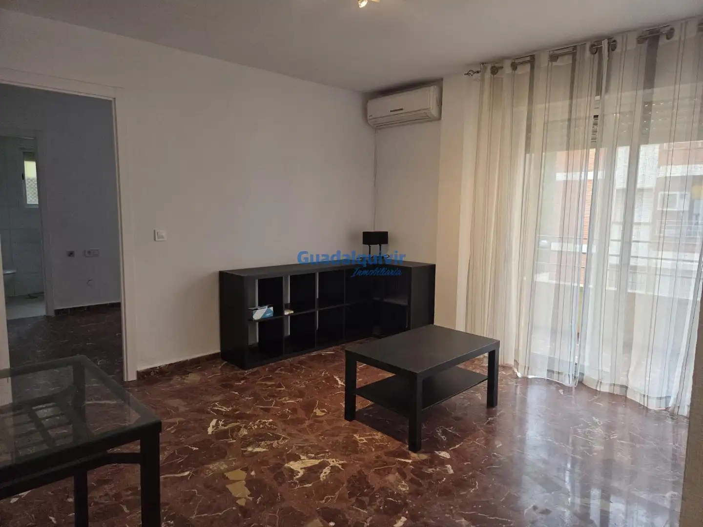 Living room of Flat for rent in Sevilla  with Air Conditioner and Terrace