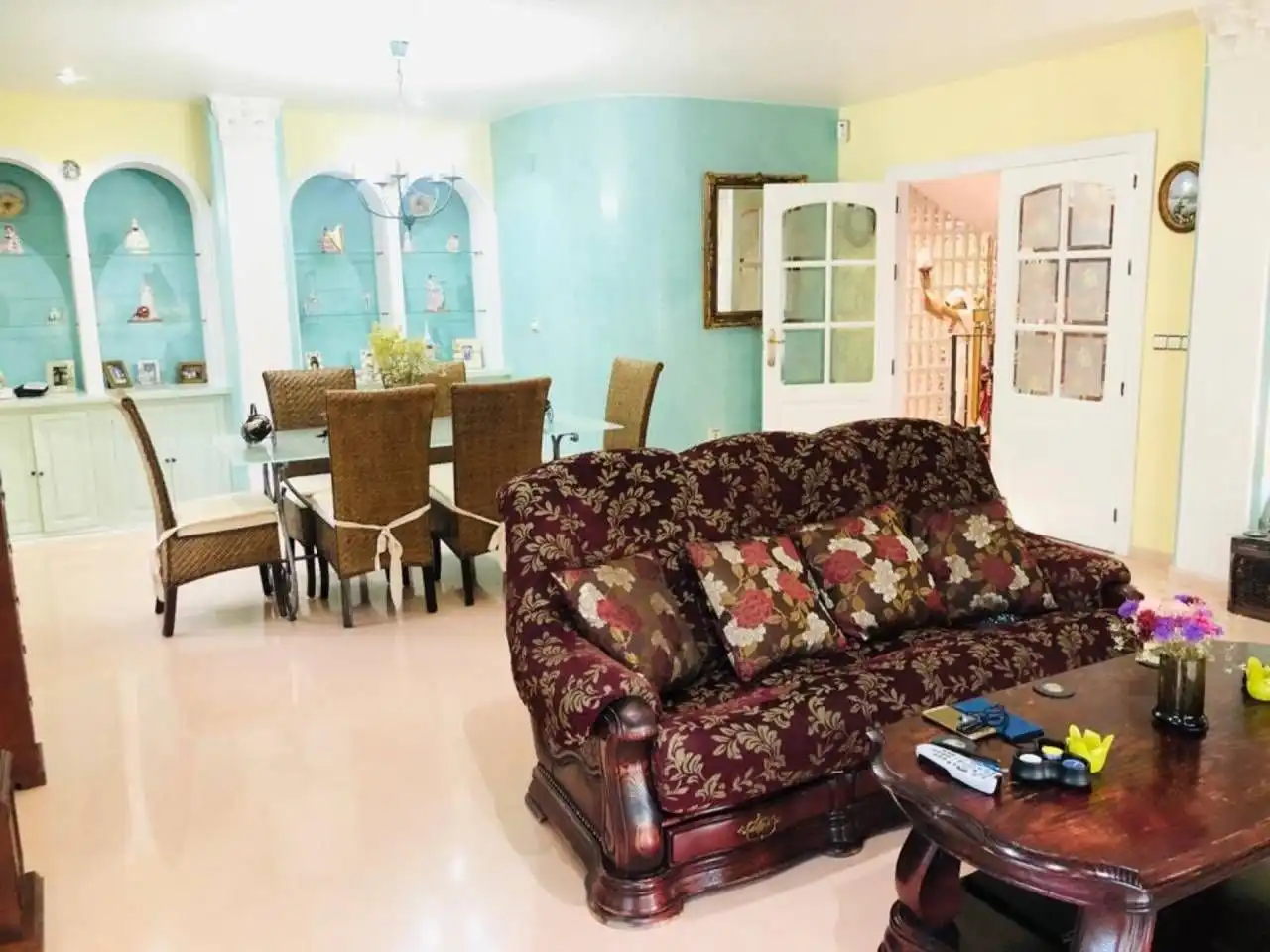 Sala d'estar de Casa o xalet en venda en Orihuela amb Aire condicionat, Calefacció i Jardí privat
