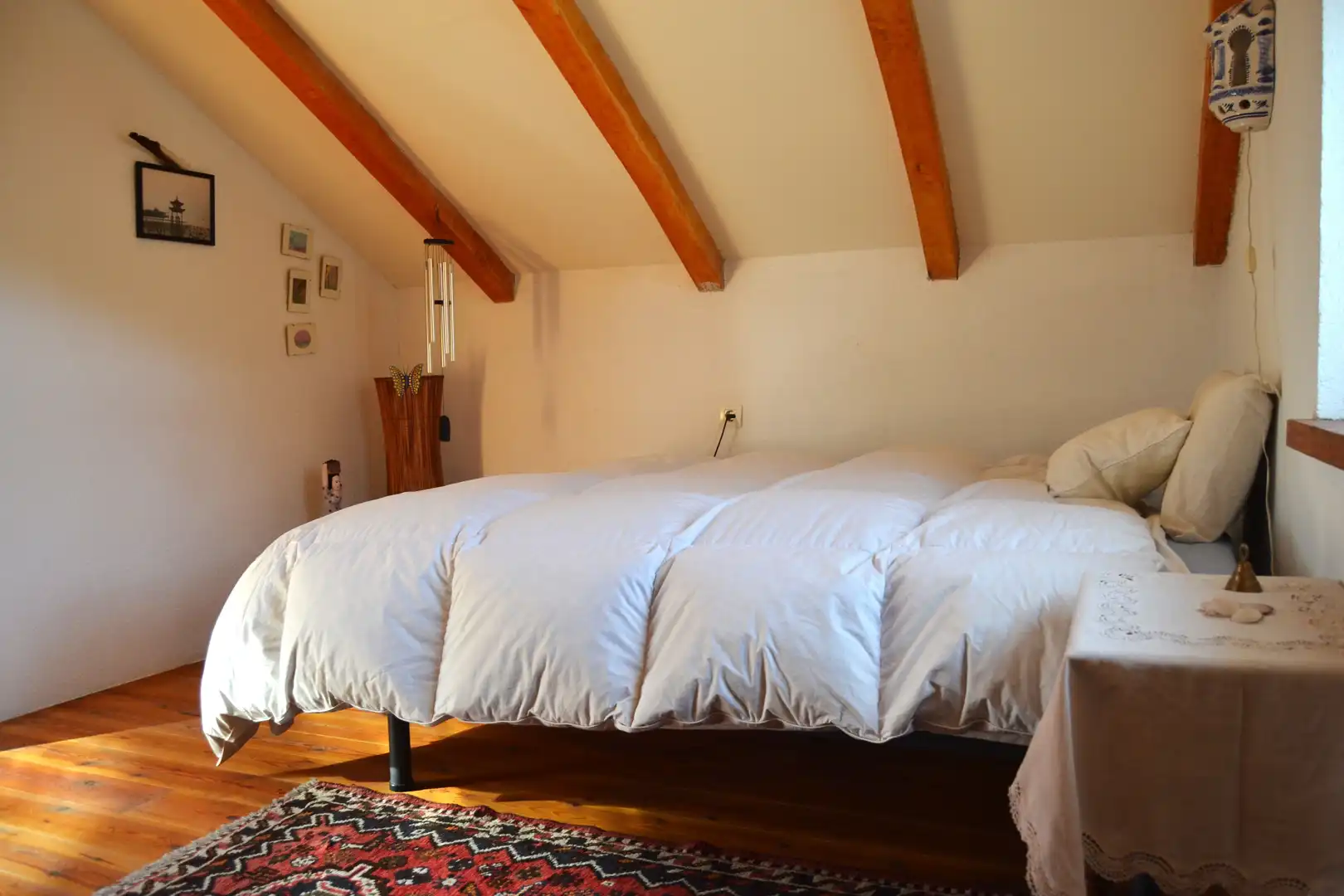 Schlafzimmer von Haus oder Chalet zum Verkauf in Aisa mit Heizung und Privatgarten