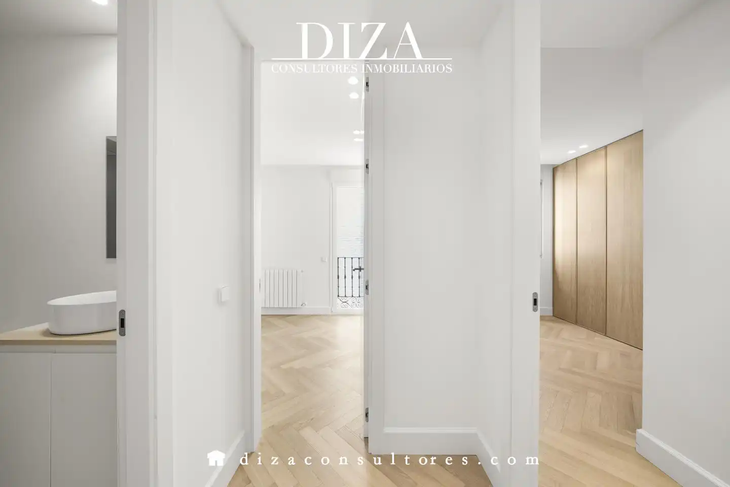 Bedroom of Flat for sale in Madrid  with Air Conditioner, Heating and Parquet flooring