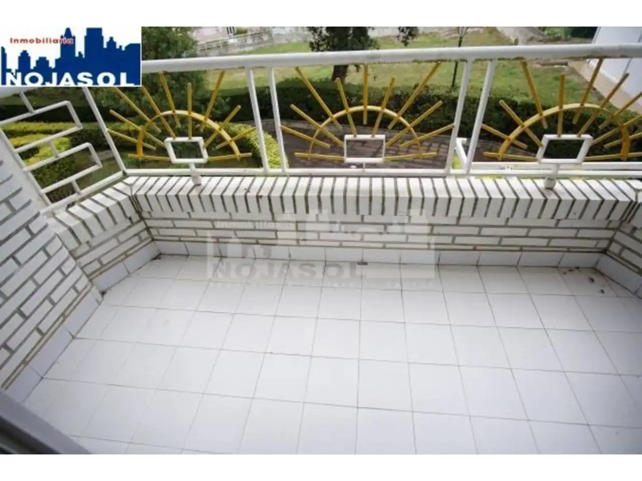 Terraza de Apartamento de alquiler en Noja con Calefacción, Terraza y Amueblado