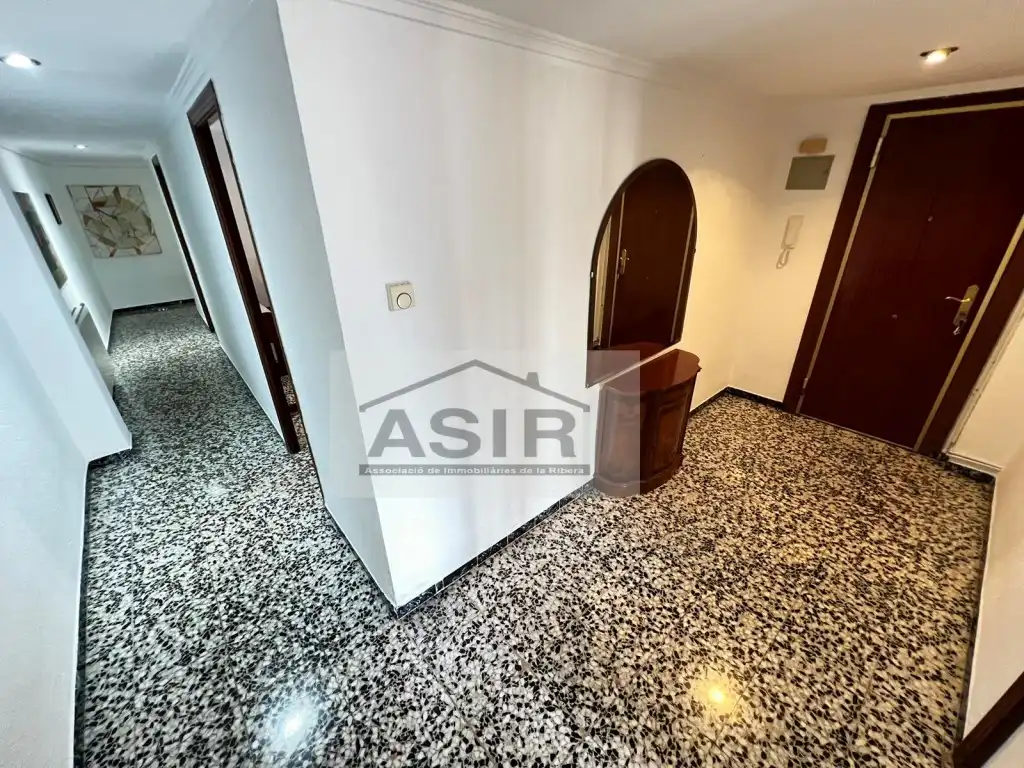 Flat for rent in Calle Doctor Ferran, Albuixarres