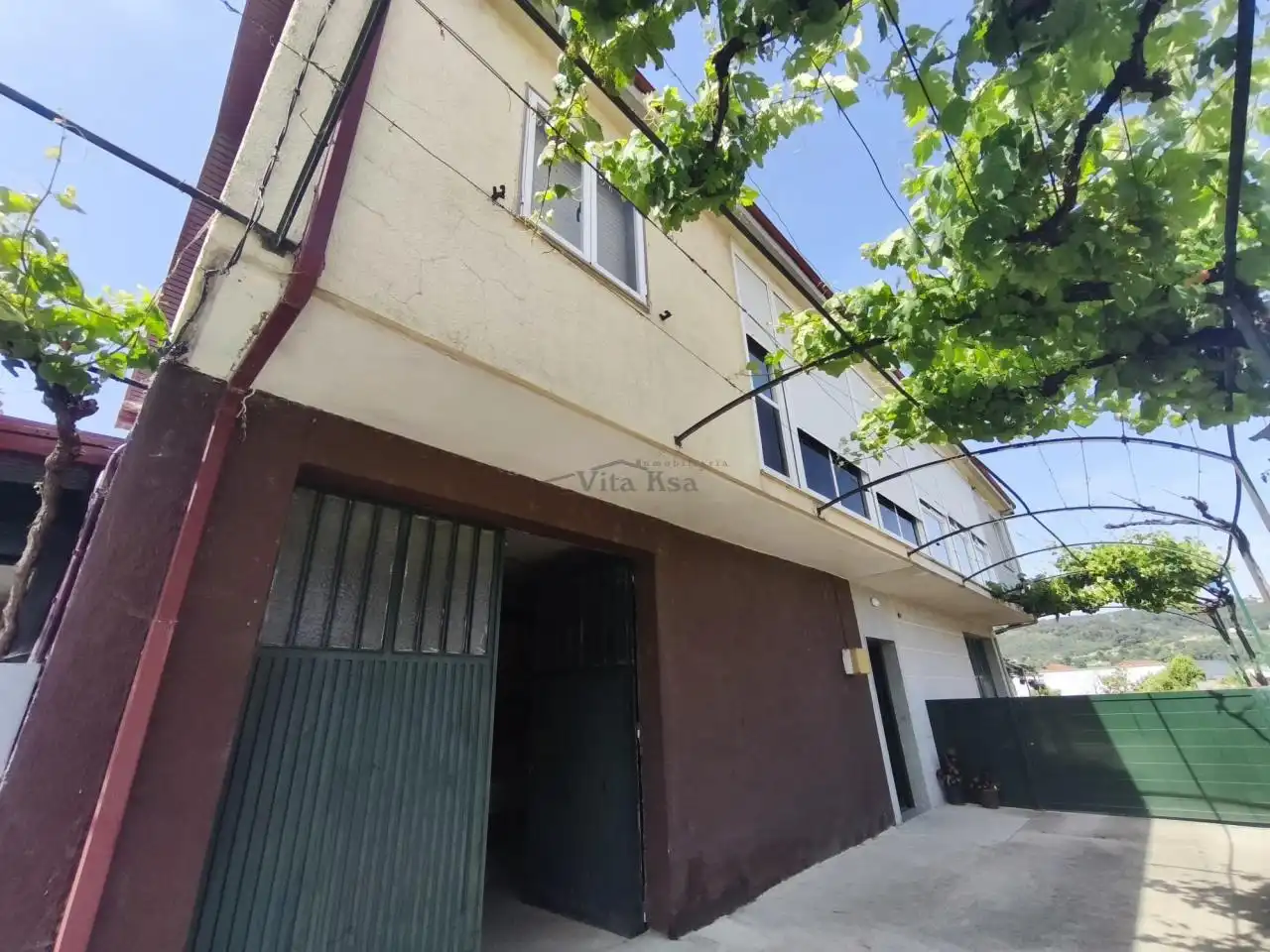 Außenansicht von Haus oder Chalet zur Miete in Ourense Capital  mit Heizung, Privatgarten und Abstellraum