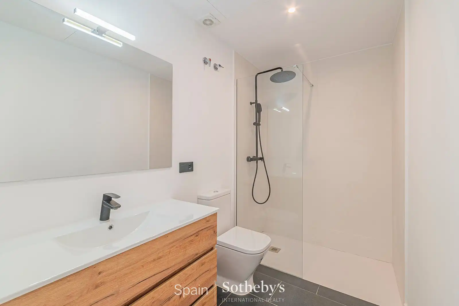 Baño de Apartamento en venta en Barcelona con Aire acondicionado, Calefacción y Terraza
