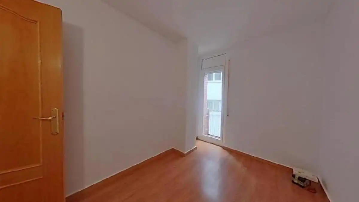 Dormitori de Apartament en venda en Terrassa