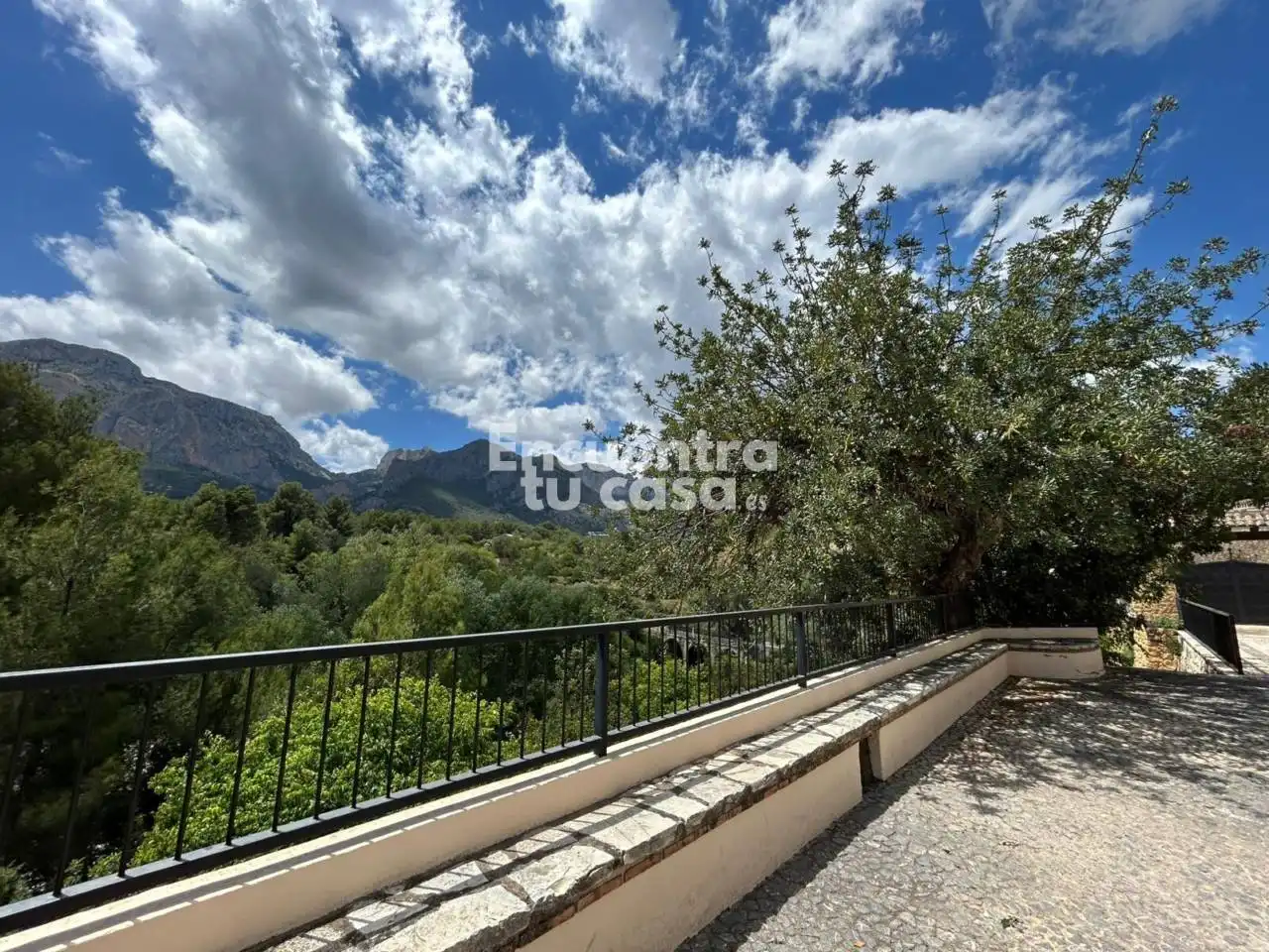 Vista exterior de Piso en venta en Polop con Amueblado y Alarma