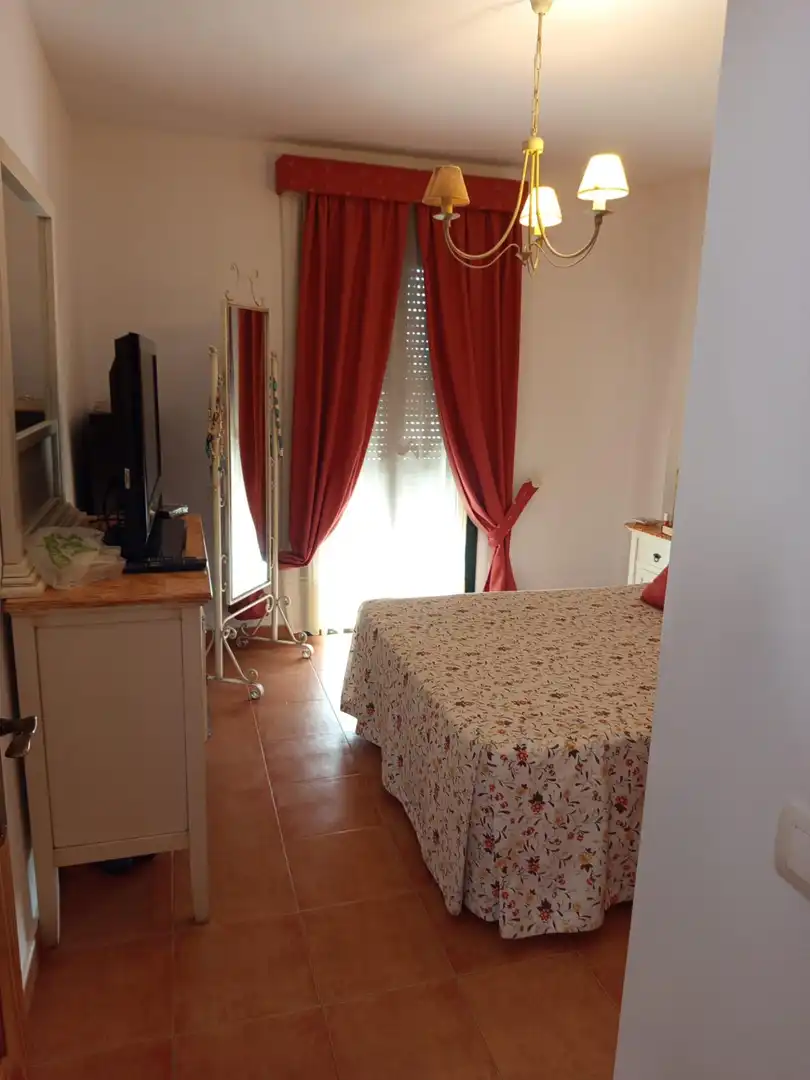 Dormitori de Casa adosada de lloguer en Algeciras amb Moblat