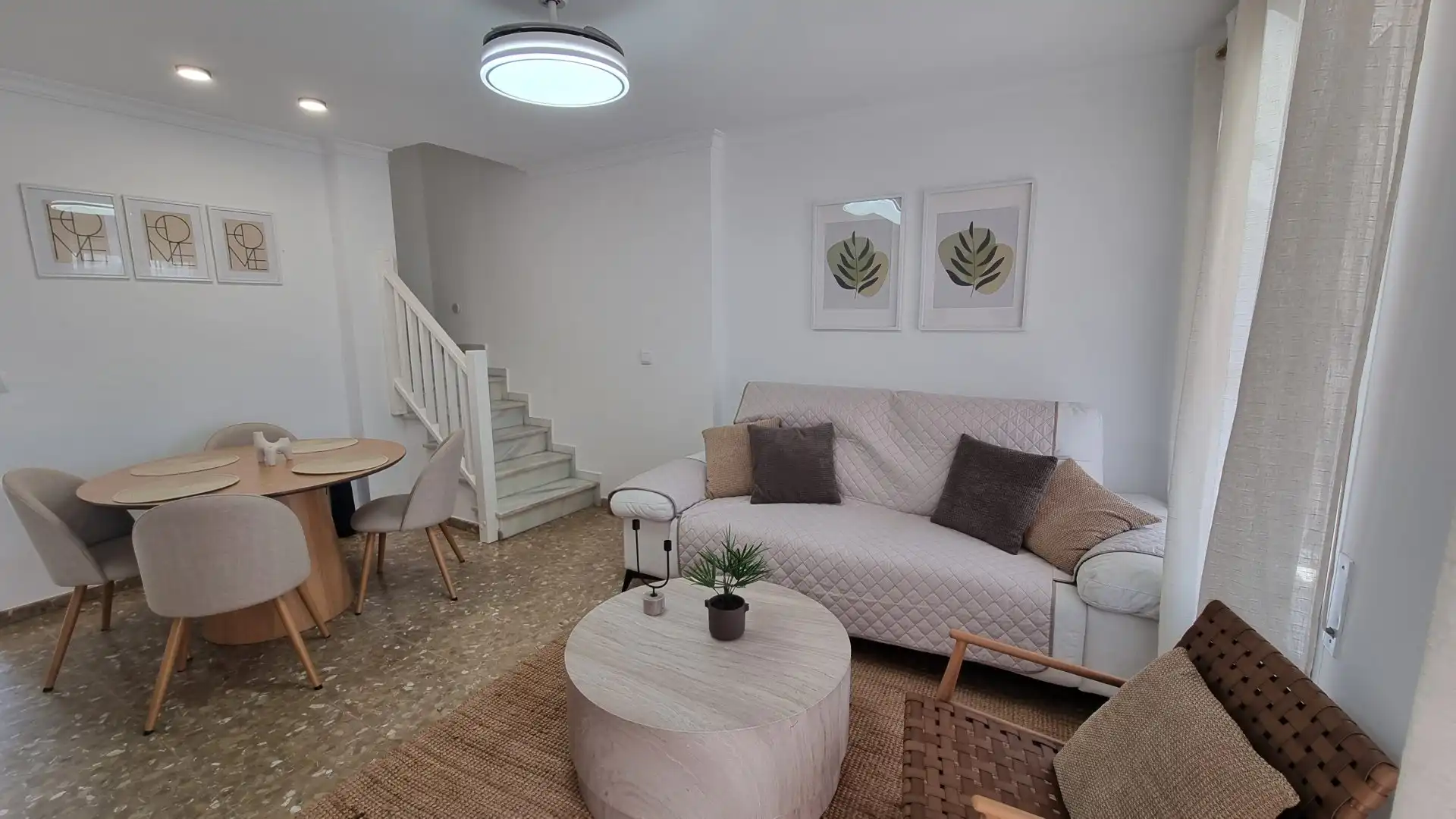 Sala de estar de Dúplex en venta en Chipiona con Aire acondicionado, Terraza y Amueblado