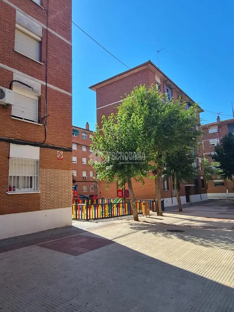 Vista exterior de Pis en venda en Torrejón de Ardoz amb Aire condicionat i Terrassa