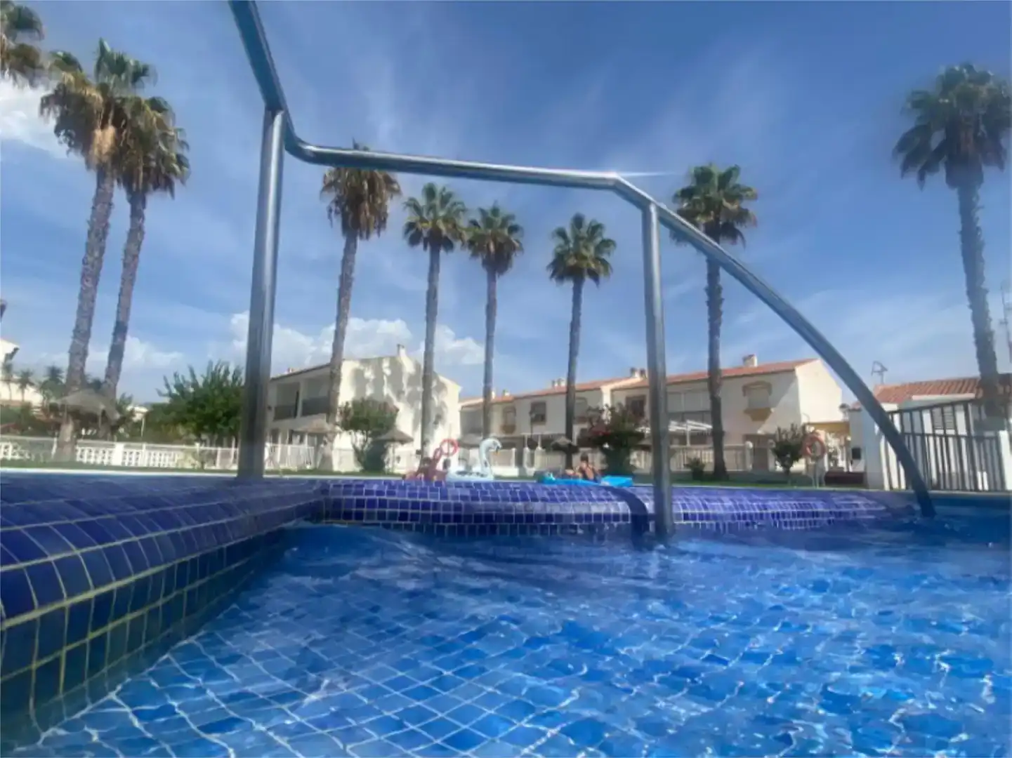 Piscina de Casa adosada de lloguer en Salobreña amb Jardí privat, Parquet i Piscina