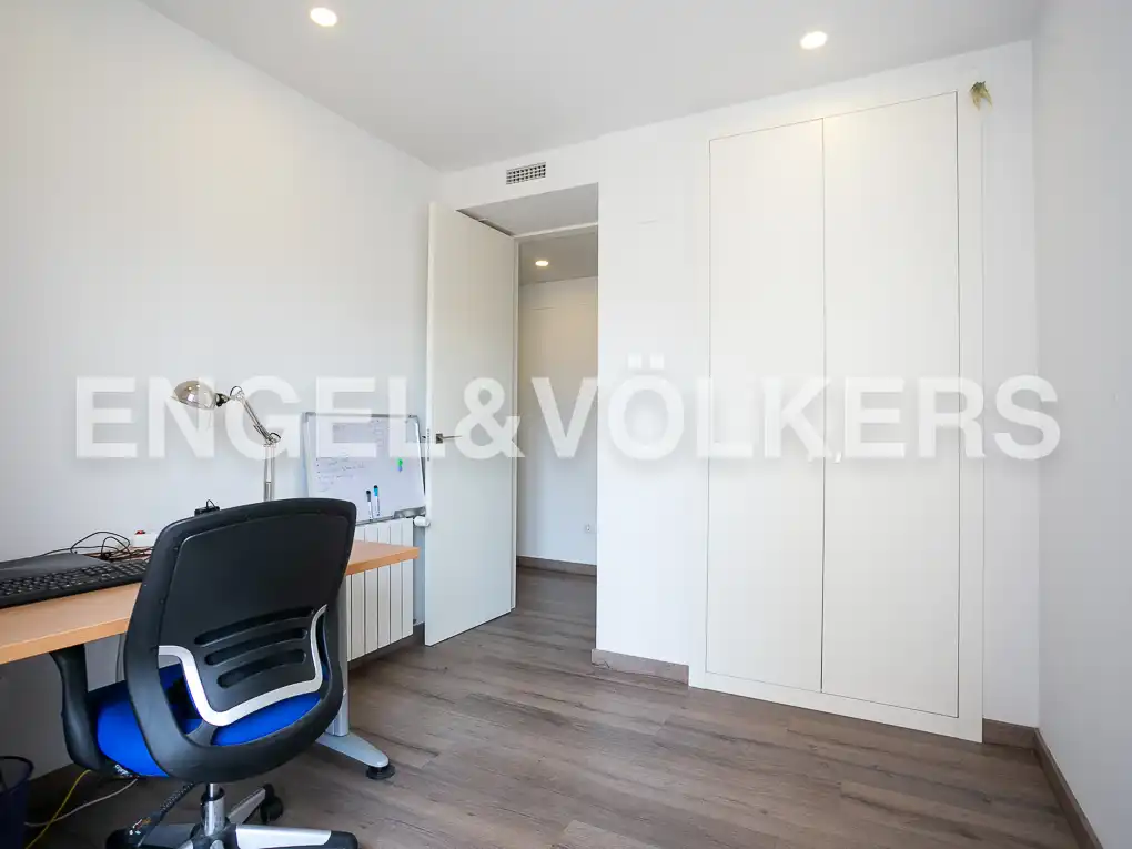 Wohnung zur Miete in Valencia mit Klimaanlage, Heizung und Terrasse