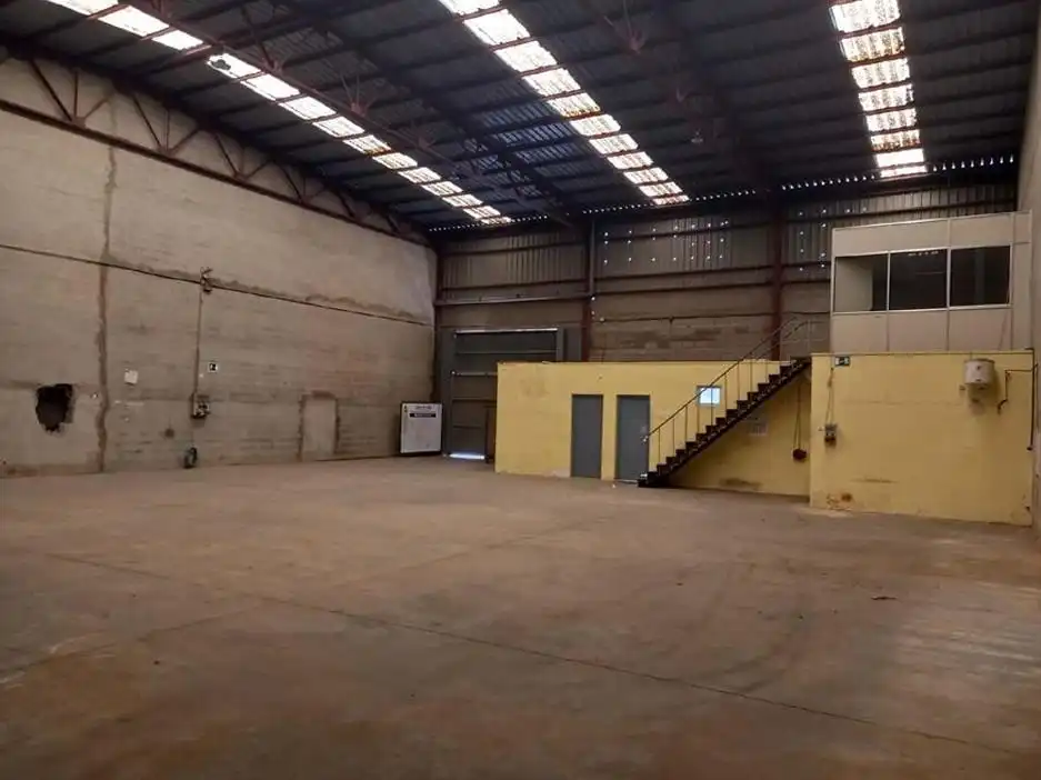 Nau industrial de lloguer en Quart de Poblet