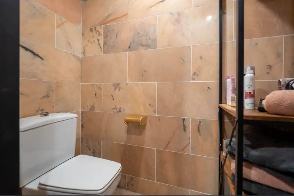 Bany de Apartament en venda en Marbella amb Aire condicionat, Moblat i Forn