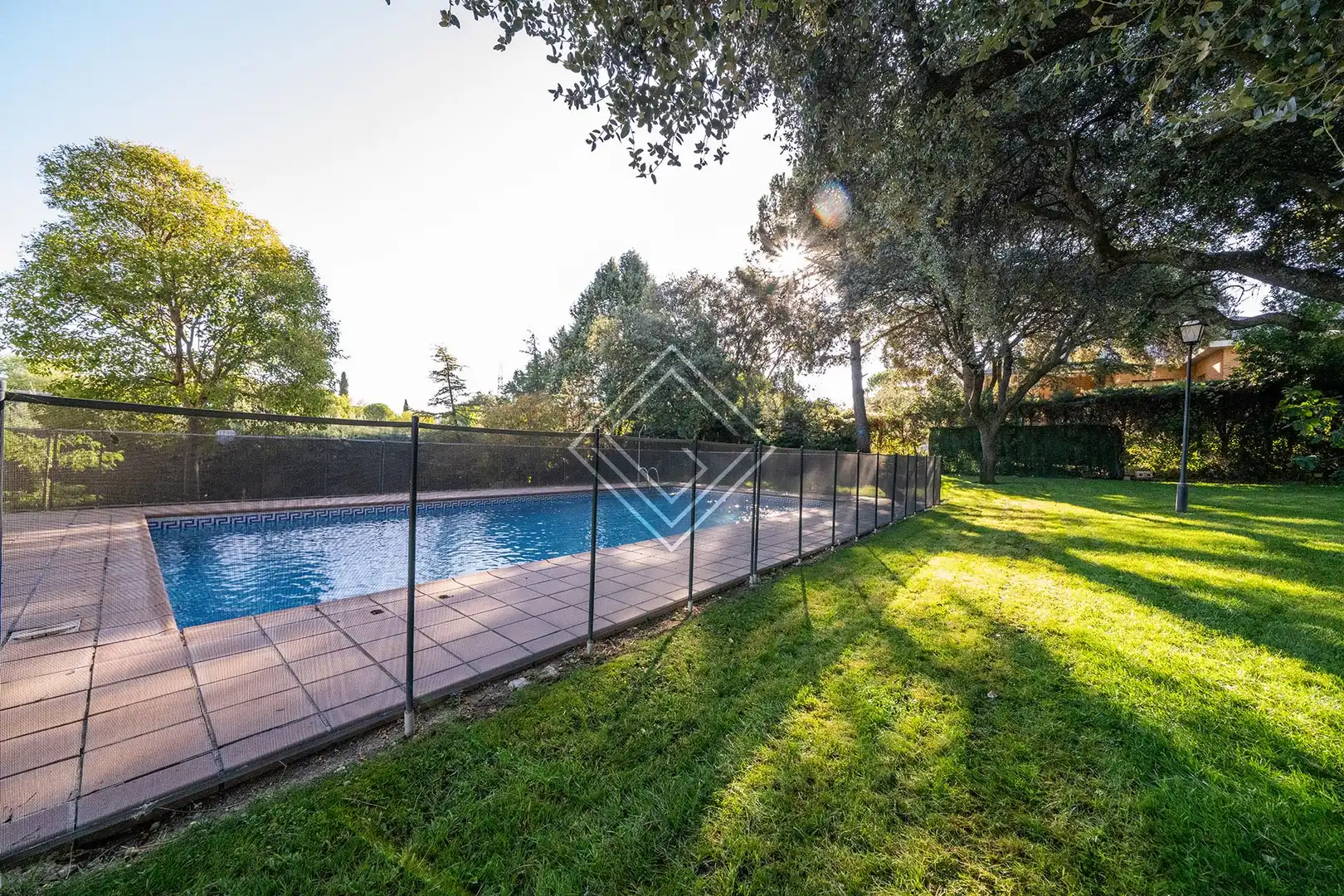 Piscina de Casa o chalet en venta en Pozuelo de Alarcón con Aire acondicionado, Calefacción y Jardín privado