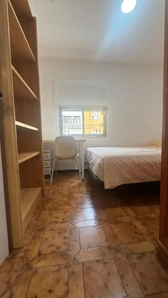 Wohnung zur Miete in Calle Azahar, Cruz Roja