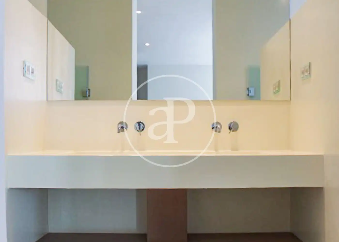 Baño de Casa o chalet de alquiler en Madrid con Aire acondicionado, Calefacción y Jardín privado