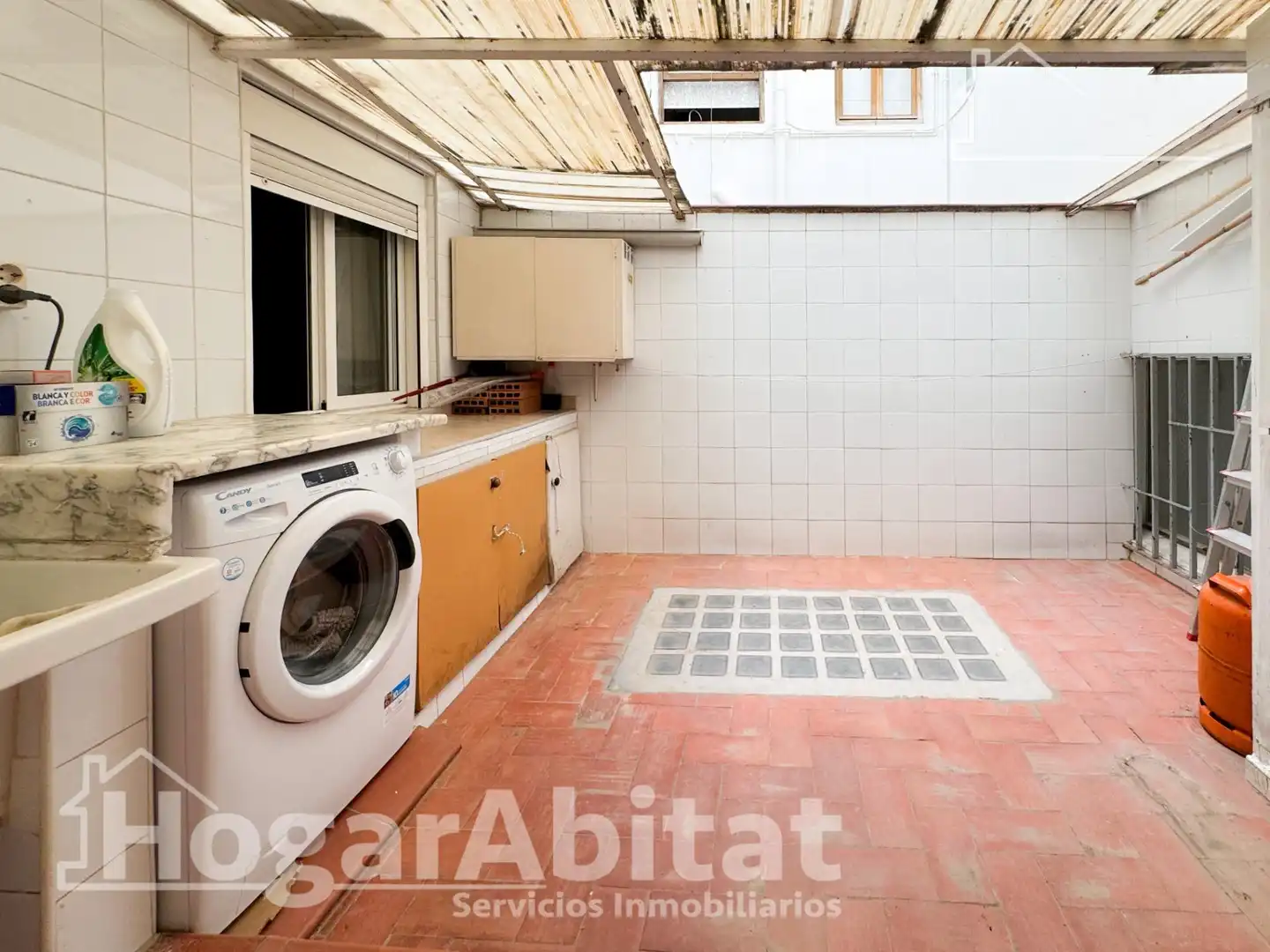 Piso en venta en Paterna con Terraza y Balcón