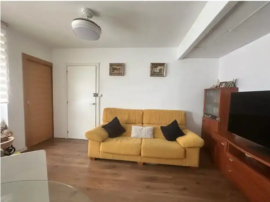 Sala d'estar de Pis en venda en  Valencia Capital amb Aire condicionat i Balcó
